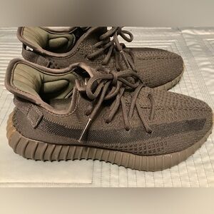 Yeezy Boost 350 V2 ' Size 6.5 Mens 8.5 Ladies